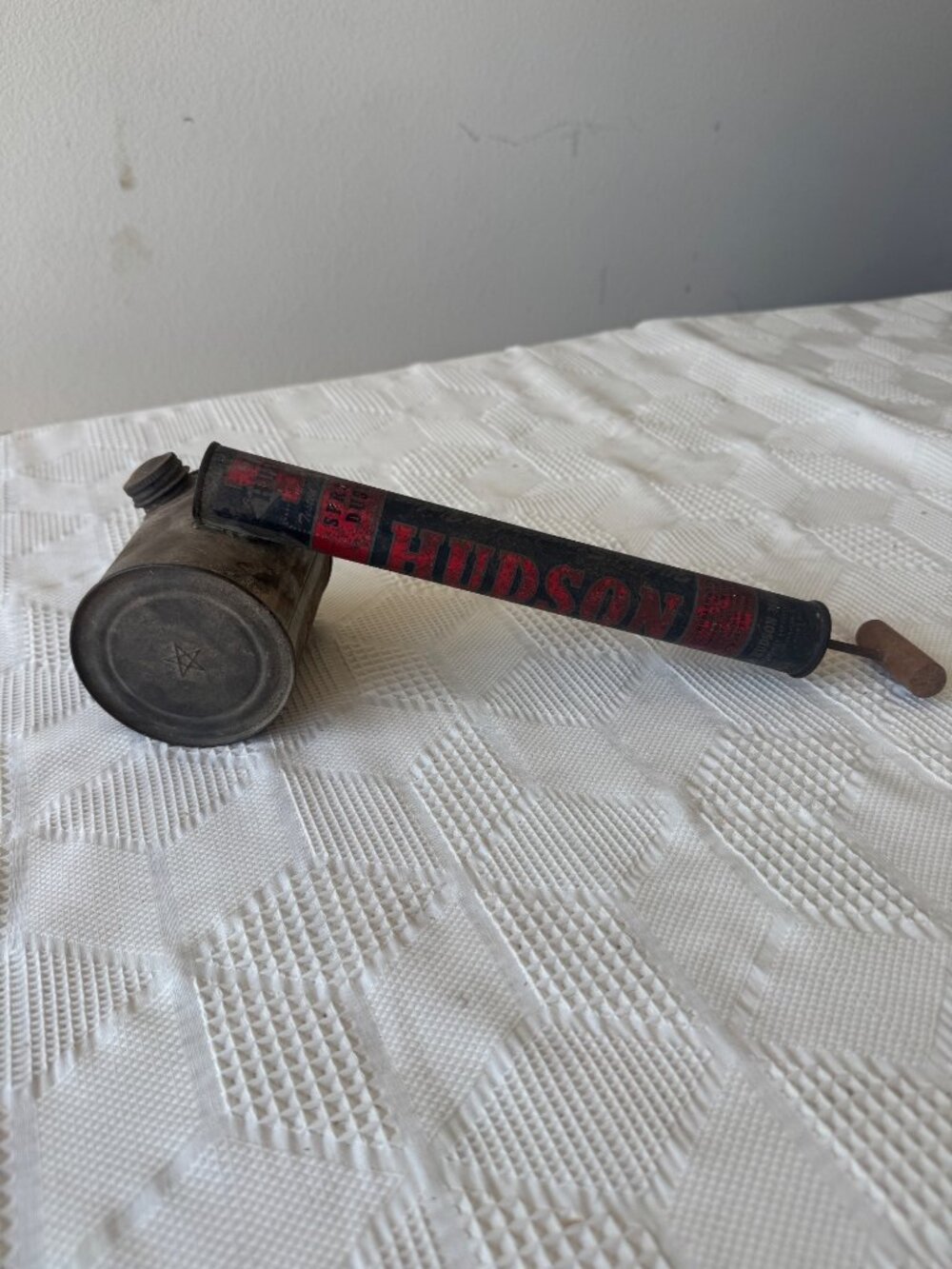 Vintage Hudson Metal Sprayer Duster w Star Base Red and Black Rustic Decor
